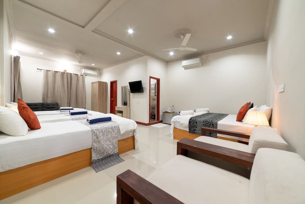 Ukulhas Beach Inn - View 87