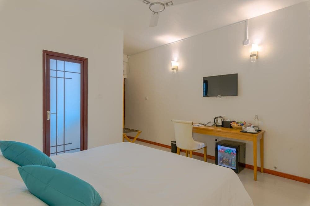 White Sand Dhigurah - View 3