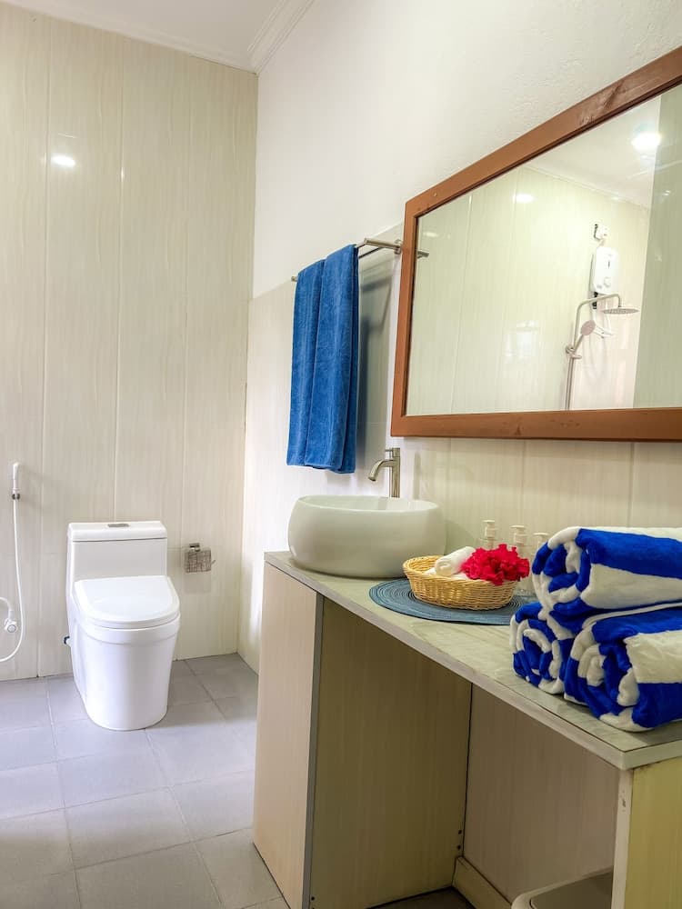 Hide Inn Blue - View 29