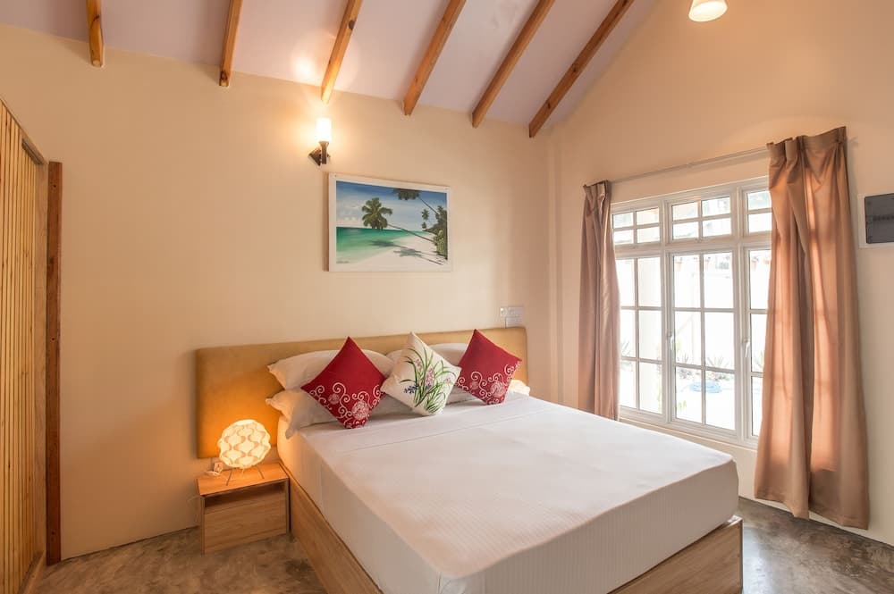 Thoddoo Retreat - View 53