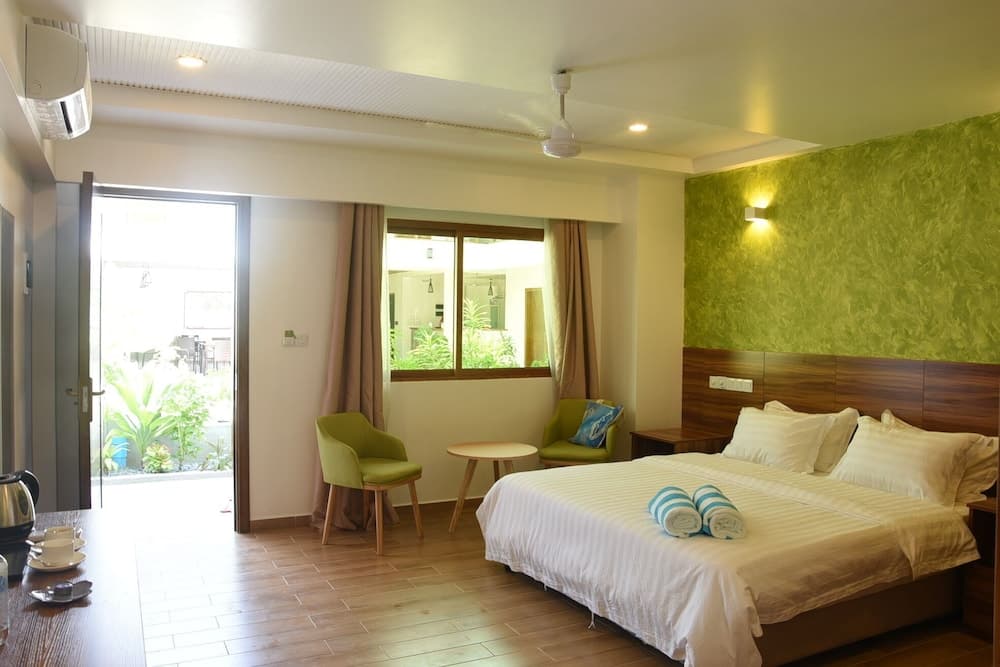 Olive Goidhoo - View 15