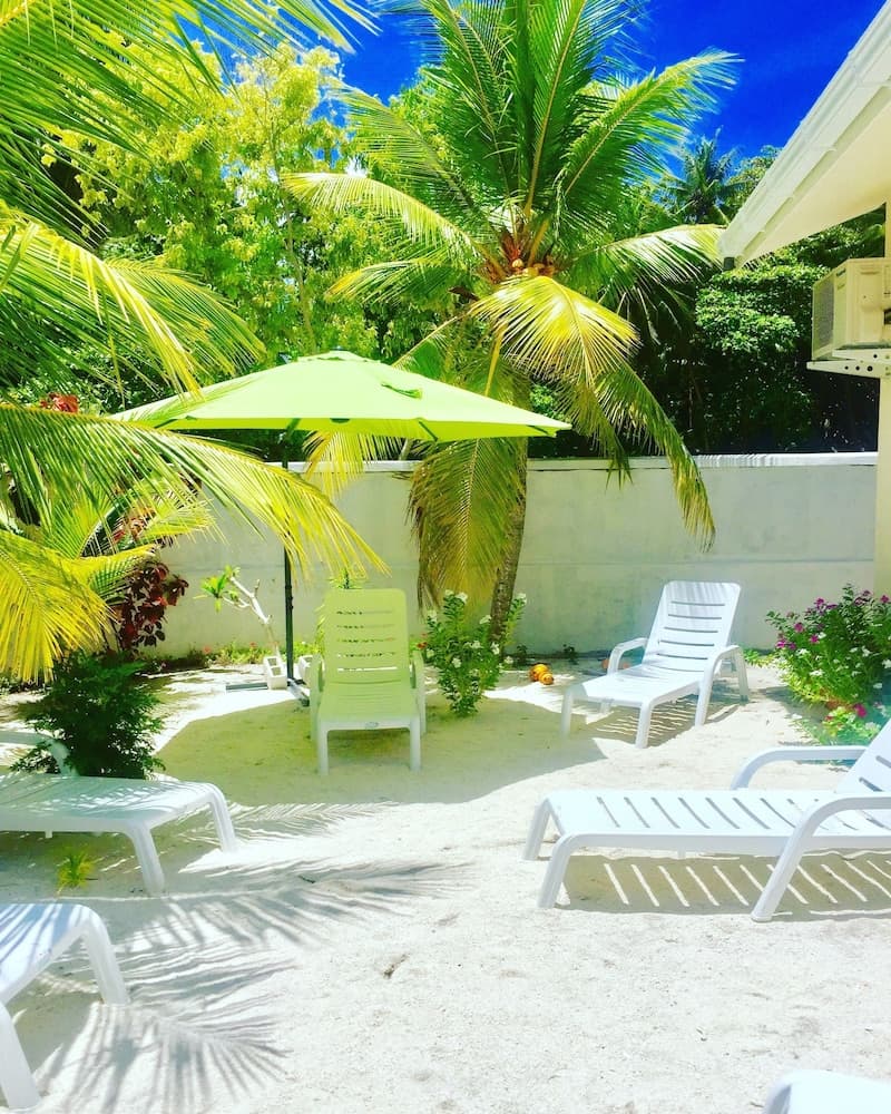 Maclura Residence - View 3