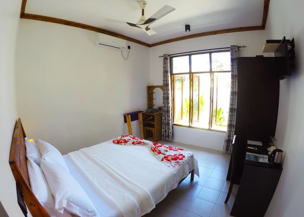 Ithaa Beach Maldives - View 73