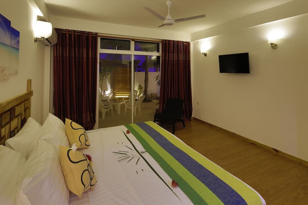 Shallow Lagoon Rasdhoo - View 26