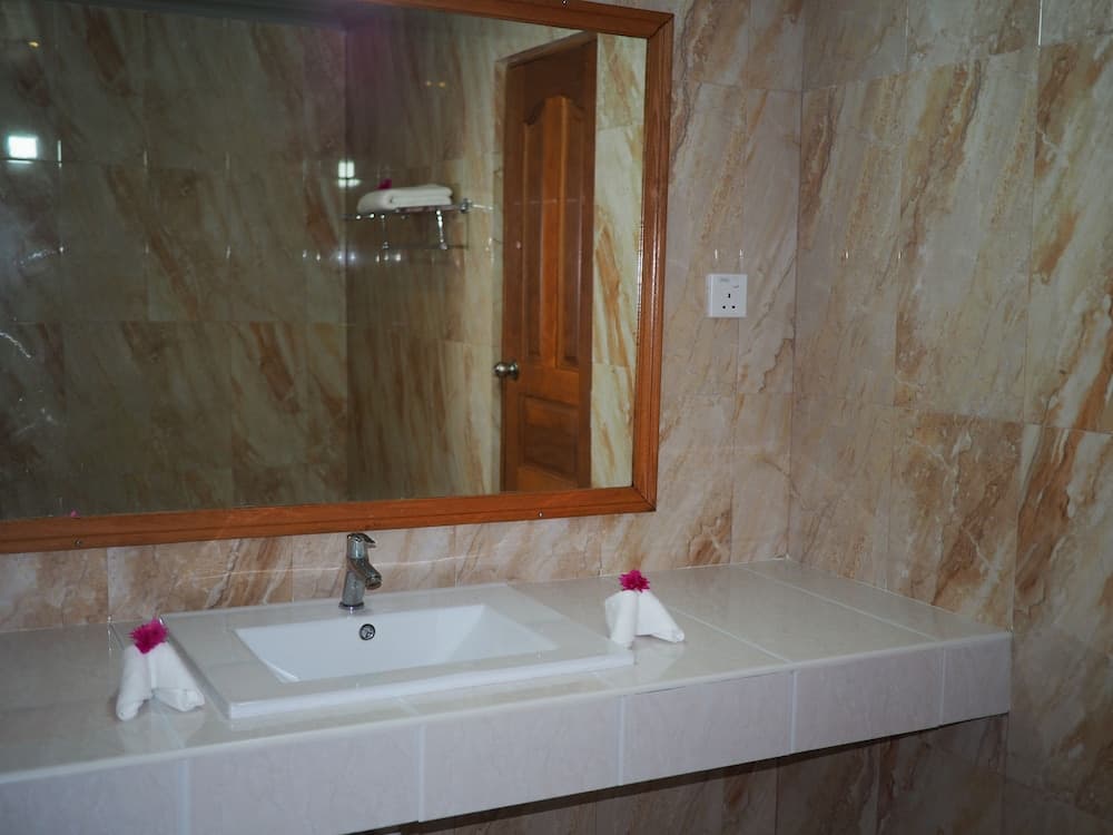 Equator HomeStay - View 87
