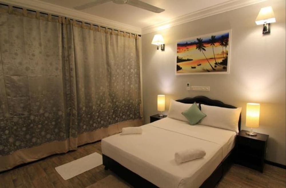 Local Island Inn - View 30