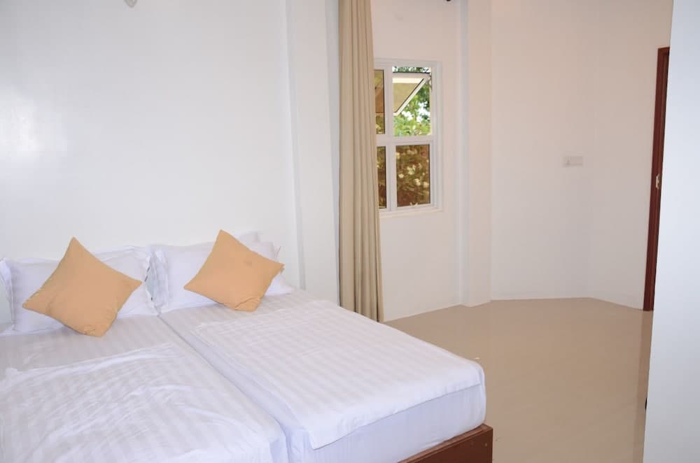 Cornerstay at Dhangethi - View 3