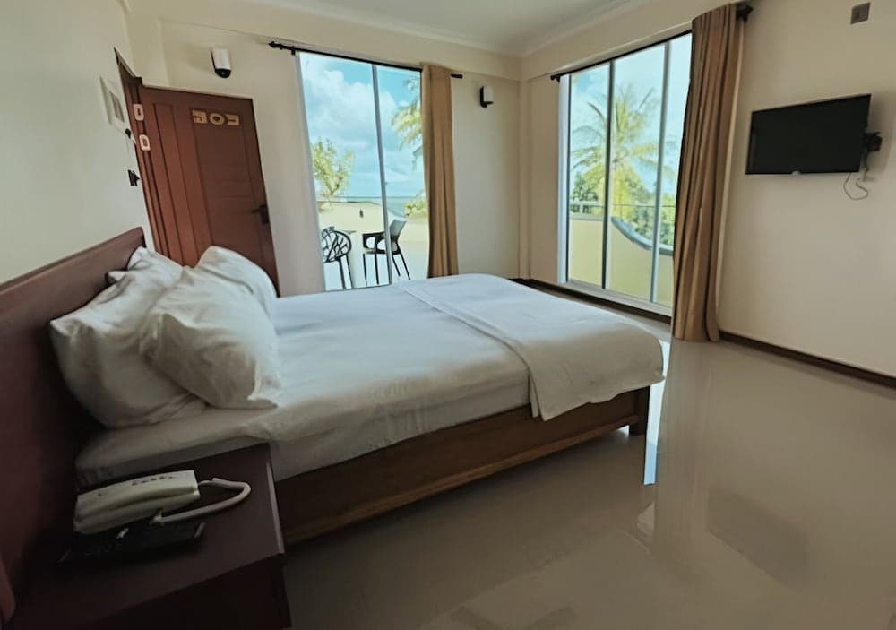 Noah Private Beach House - View 5