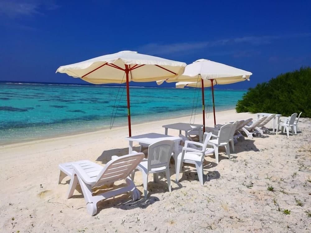 Mandhoo Retreat - View 2
