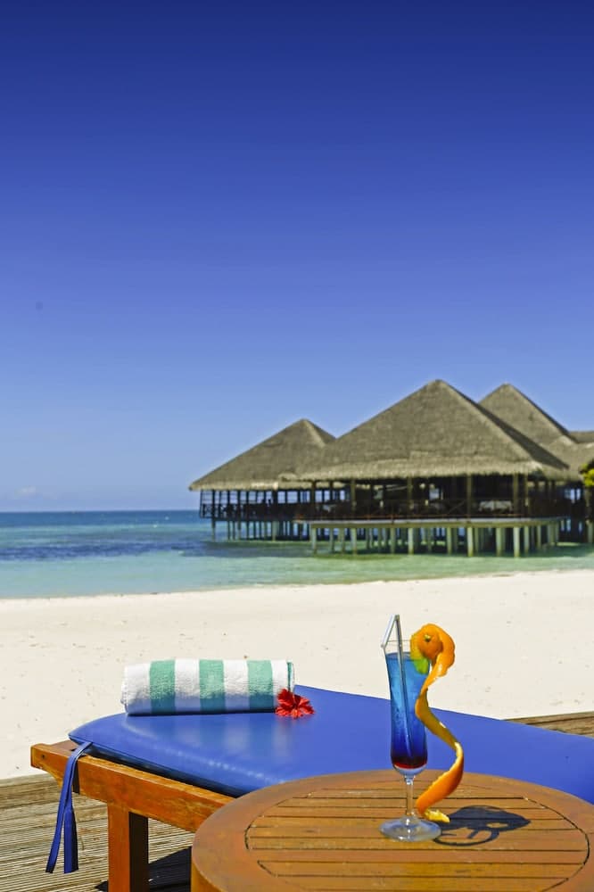 Medhufushi Island Resort - View 12