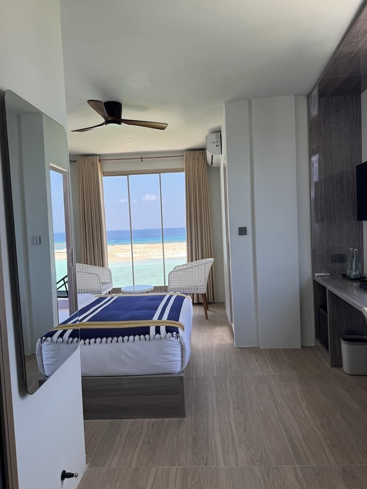 Avyanna Gulhi Beach - View 41