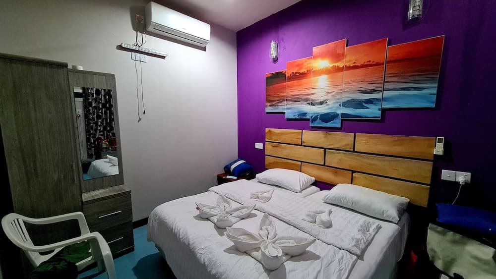 Jerrys Dive Lodge - View 2