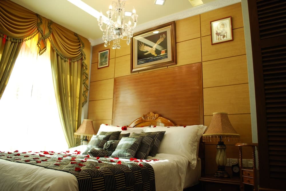 Loona Hotel - View 17