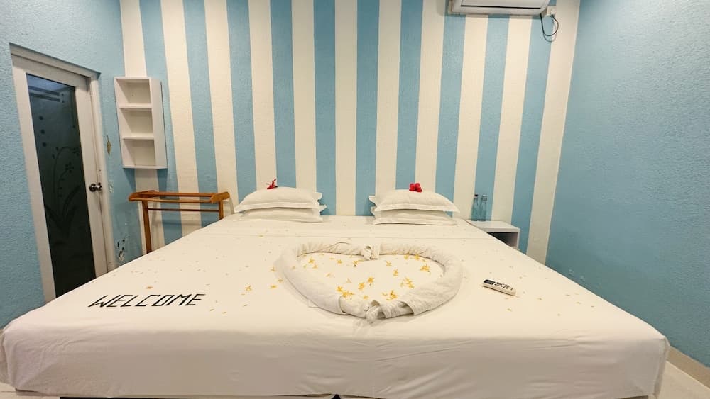 Midsummer Thulusdhoo - View 12