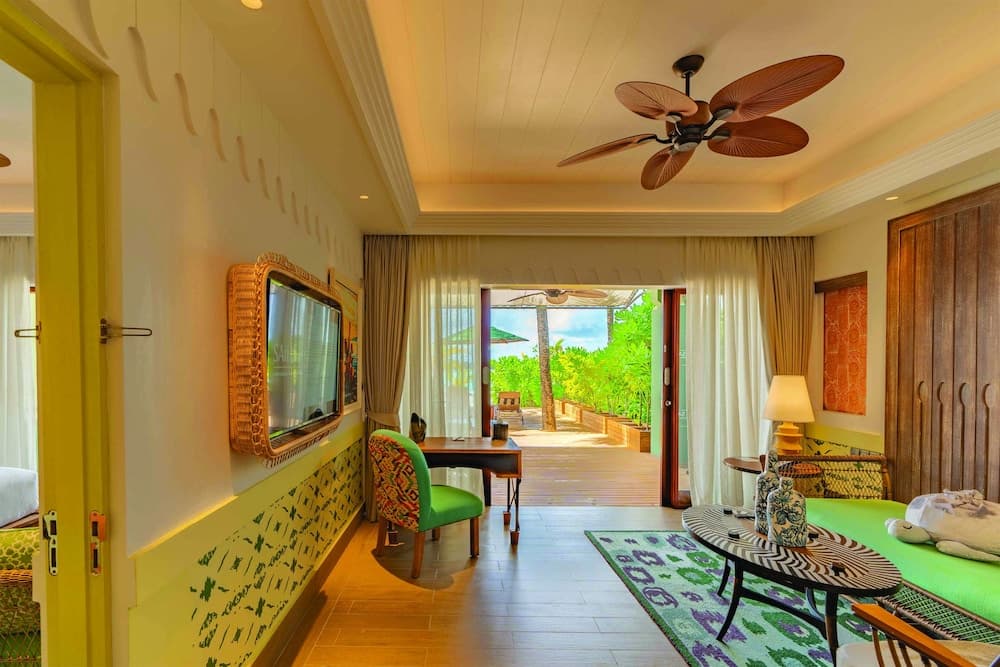 SAii Lagoon Maldives, Curio Collection by Hilton - View 100