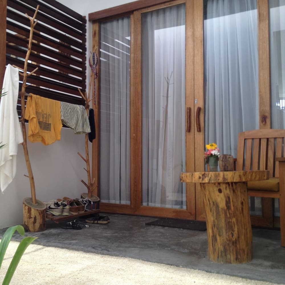 Dhiffushi White Sand Beach Hotel - View 28