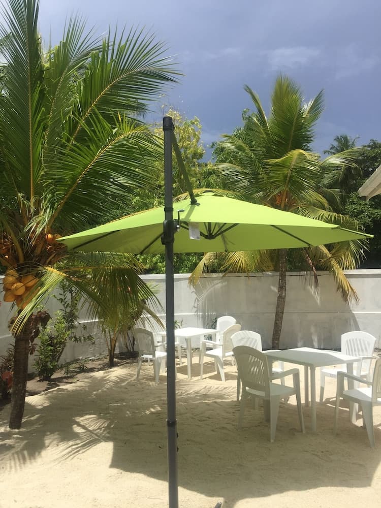 Maclura Residence - View 11