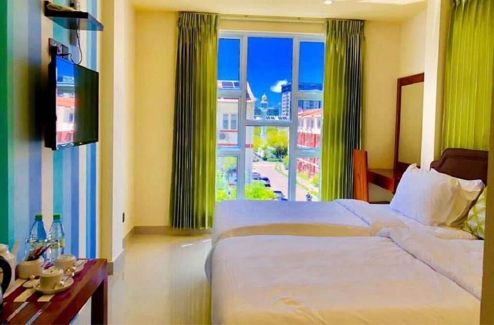 Contento Retreat - View 8