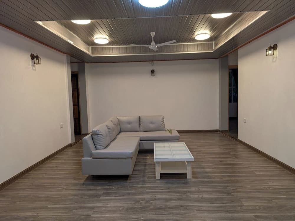 Lhohi White Sand - View 2